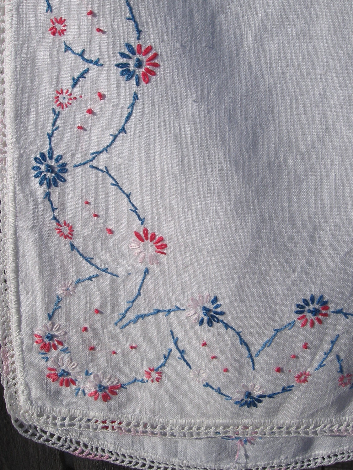 clearance-Vintage Hand Embroidered Floral Table Runner