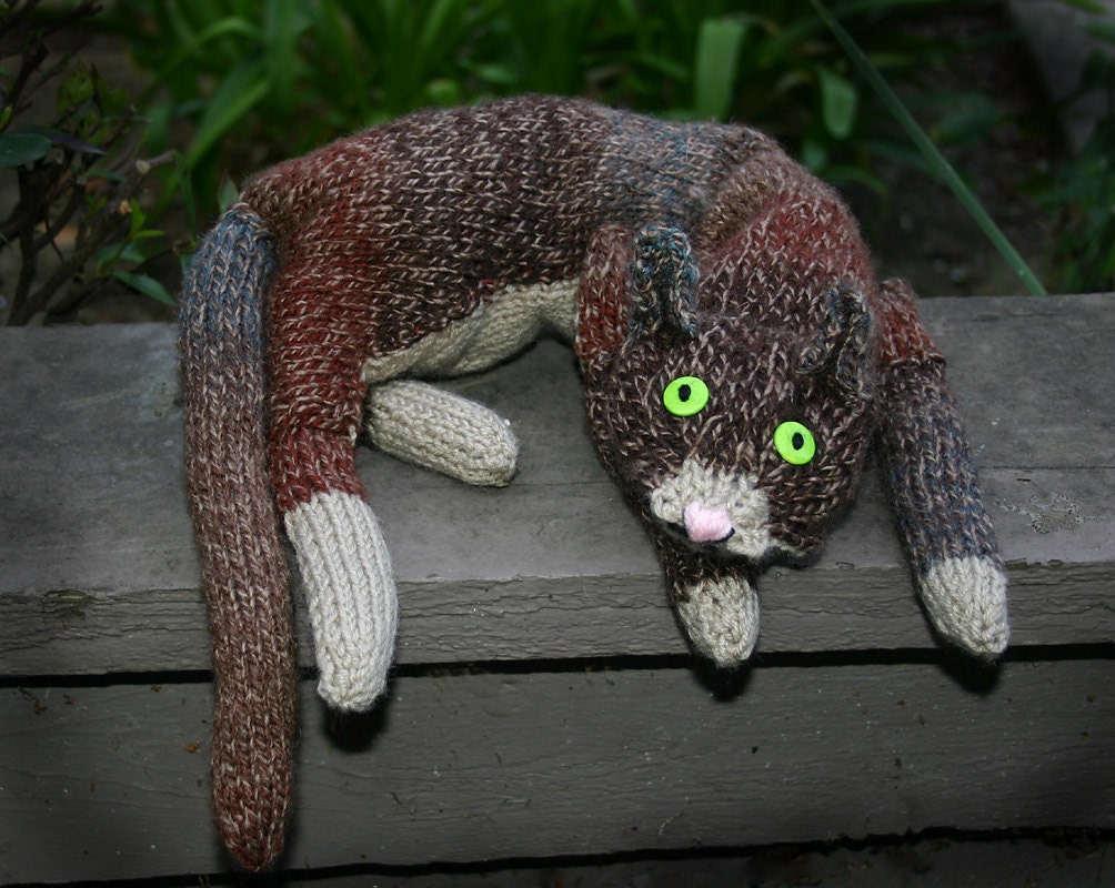 Floppy Knitted Cat Pattern