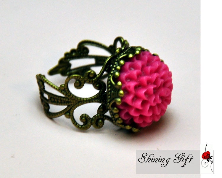 Vintage Style Resin Flower Adjustable Filigree Ring