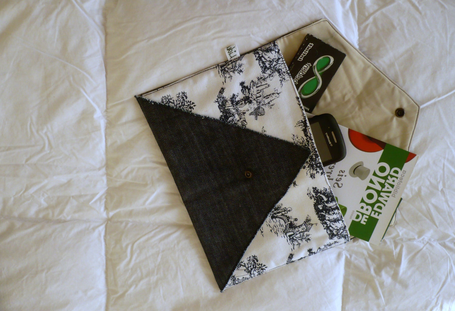 Envelope clutch / Cosmetic bag / Book bag / Documentation bag / Make up clutch