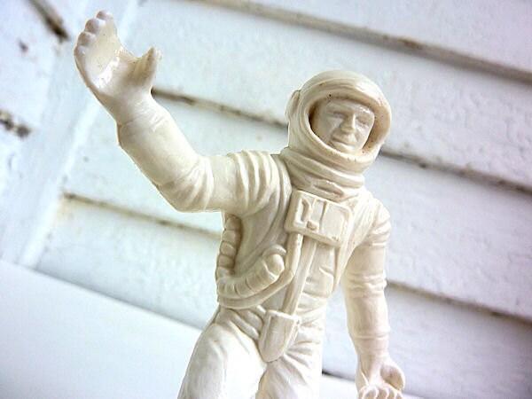toy astronaut