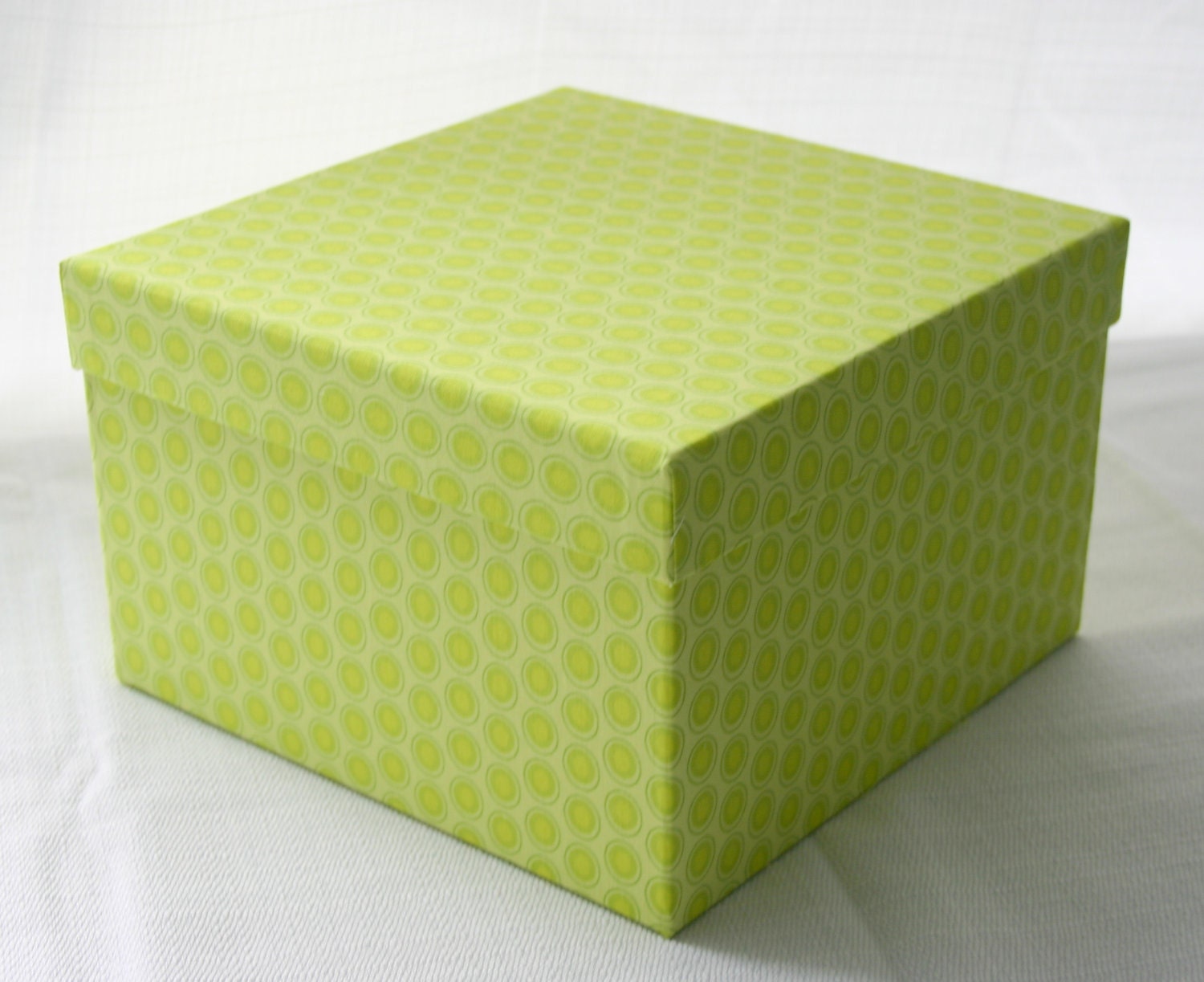 Medium square decorative box