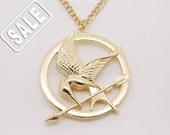 Hot Sale---The Hunger Games Necklace Pendant, Inspired Mockingjay Necklace With Arrow in Gold tone - Double Sided