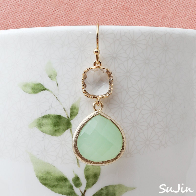 10%SALE)Crystal Connector CZ with Green Jade Teardrop CZ, Earring
