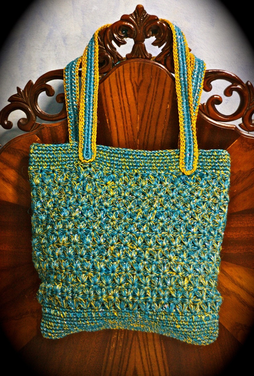 Hangbag: Bright Blue and Gold Fique from Colombia