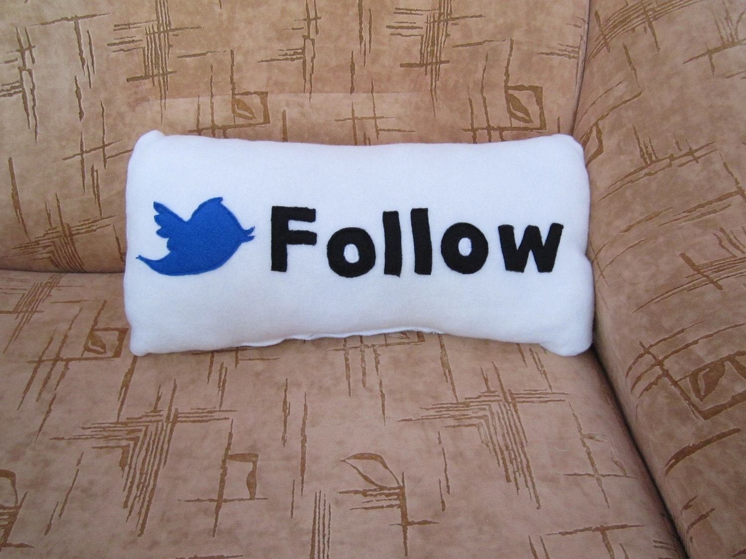 10x18 HandmadeTwitter pillow - White Geekery Pillow - Cojín twitter - Kissen twitter - Coussin twitter - Cuscino twitter