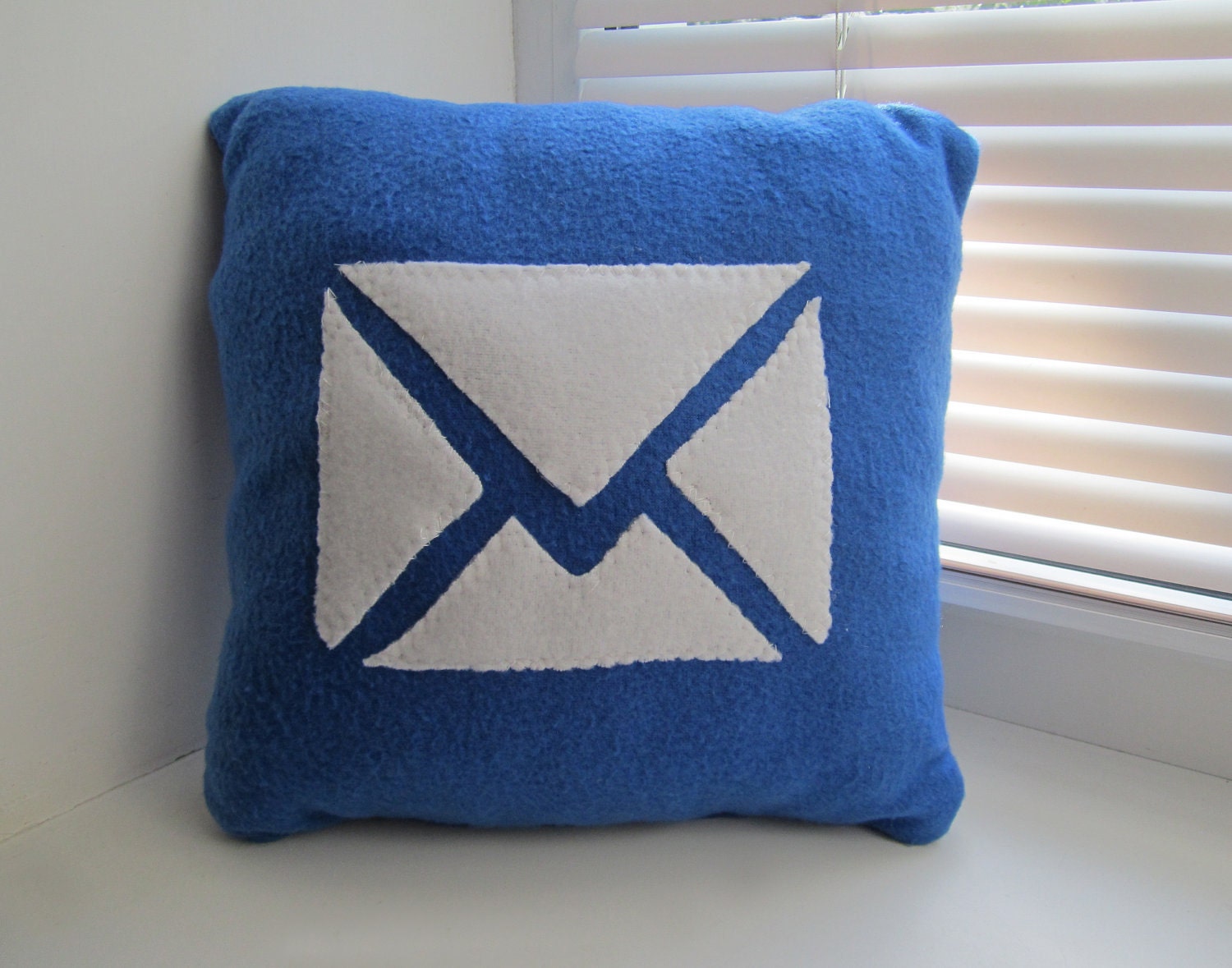 12x12 Handmade Mail icon Pillow - Blue Geekery Pillow - Iphone icon Pillow - Cojín mail - Kissen mail - Coussin mail - Cuscino mail