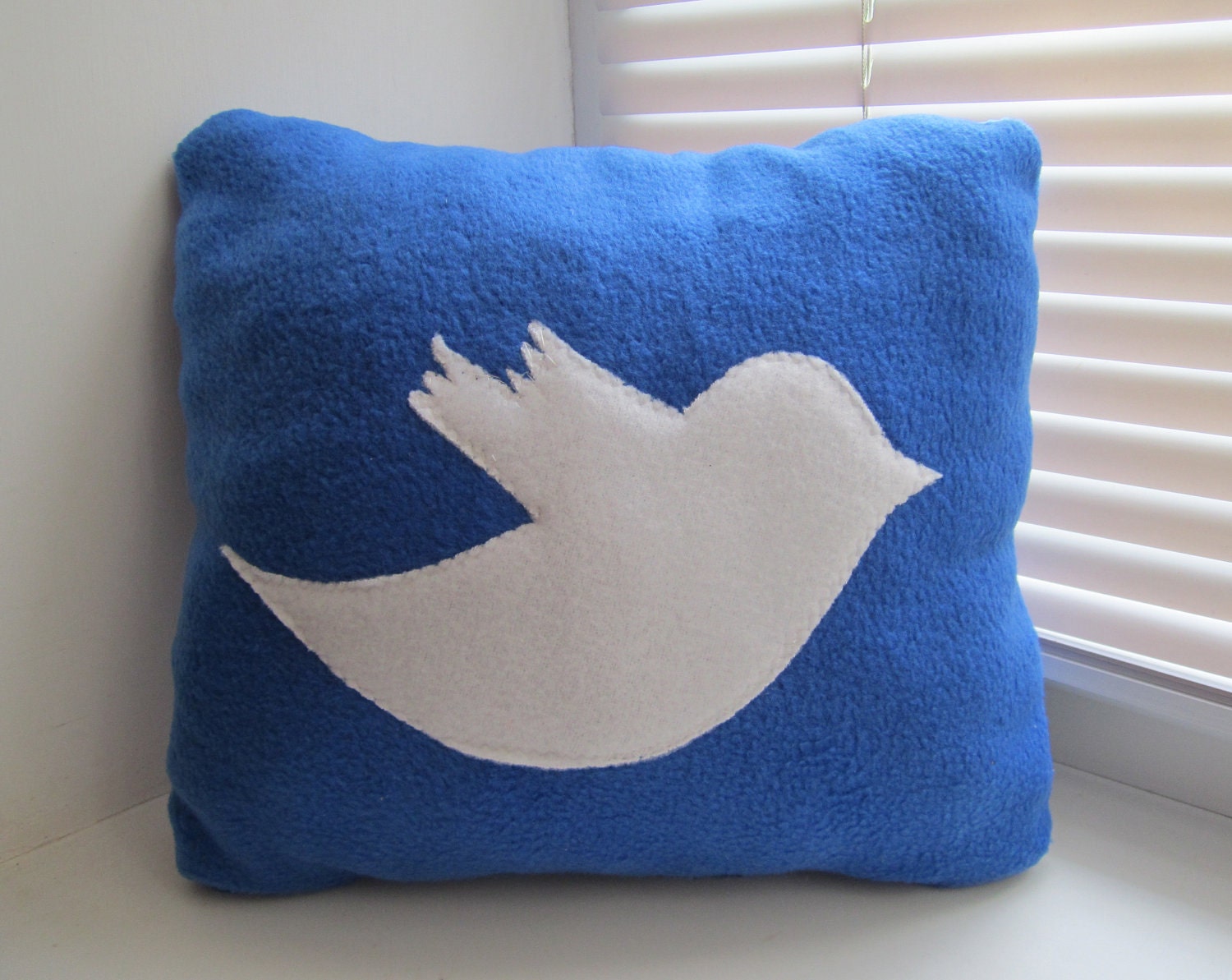 12 x 12 twitter icon pillow - Blue Geekery Pillow - Cojín twitter - Kissen twitter - Coussin twitter - Cuscino twitter