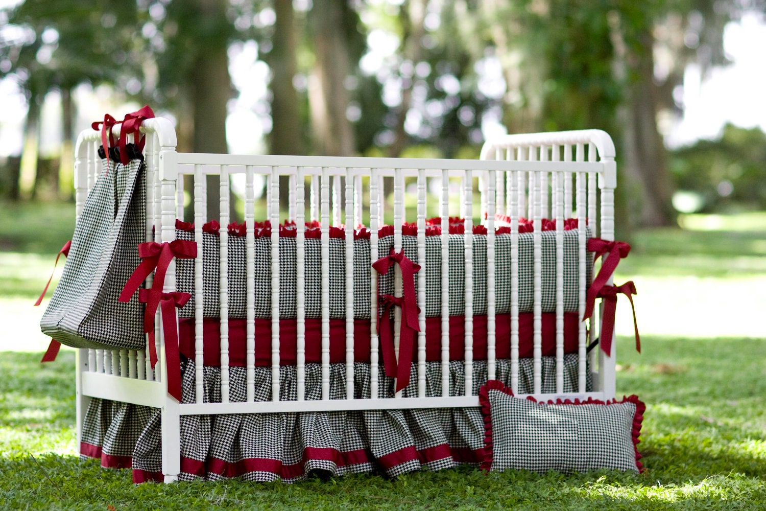 Crib Set - Crimson and Houndstooth