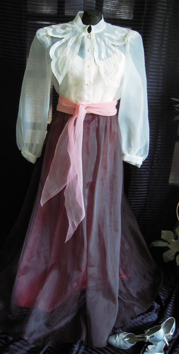 Romantic  1940s Style Glamorous Peignoir Hostess Set Lingerie
