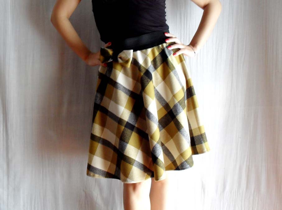 Plaid circle skirt in mustard and black - Sizes from XS to L - LAST PIECE