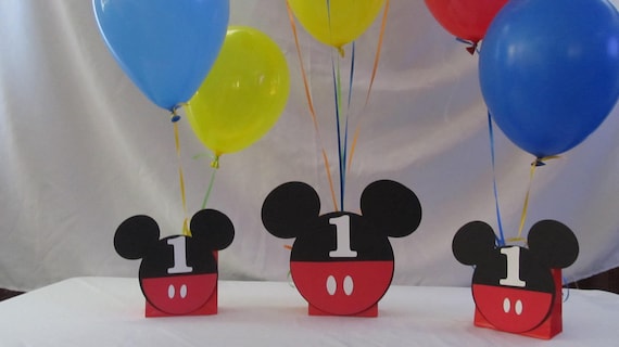 Mickey Mouse Party Balloon Centerpiece