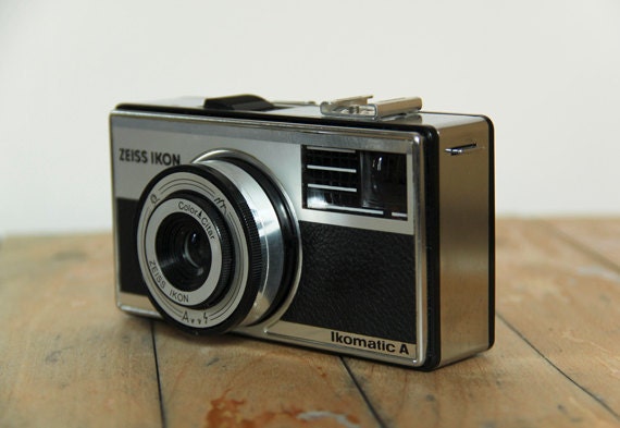 Vintage Camera Zeiss Ikon Ikomatic Black Silver 1960s