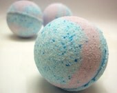 Wild Berry Bath Bomb Fizzy in Purple and Blue