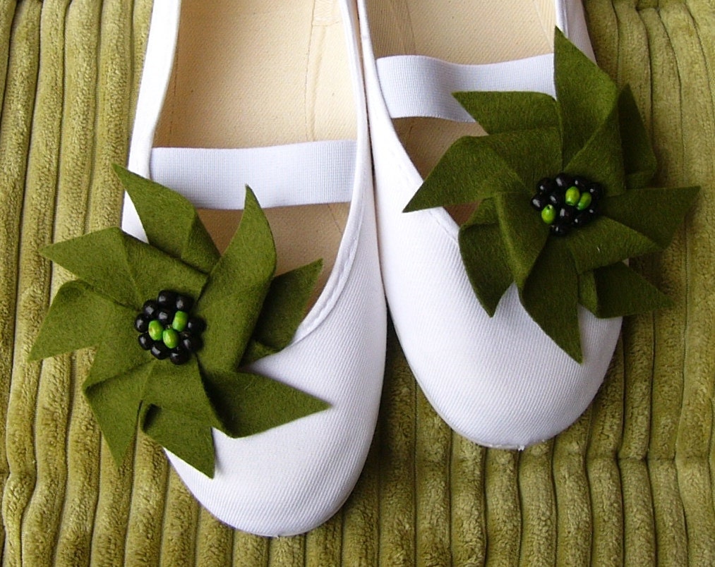 green fan /ballet flats shoes jarmilki wedding woman bride poletsy fashion gift romantic elegant spring summer flower green white funny