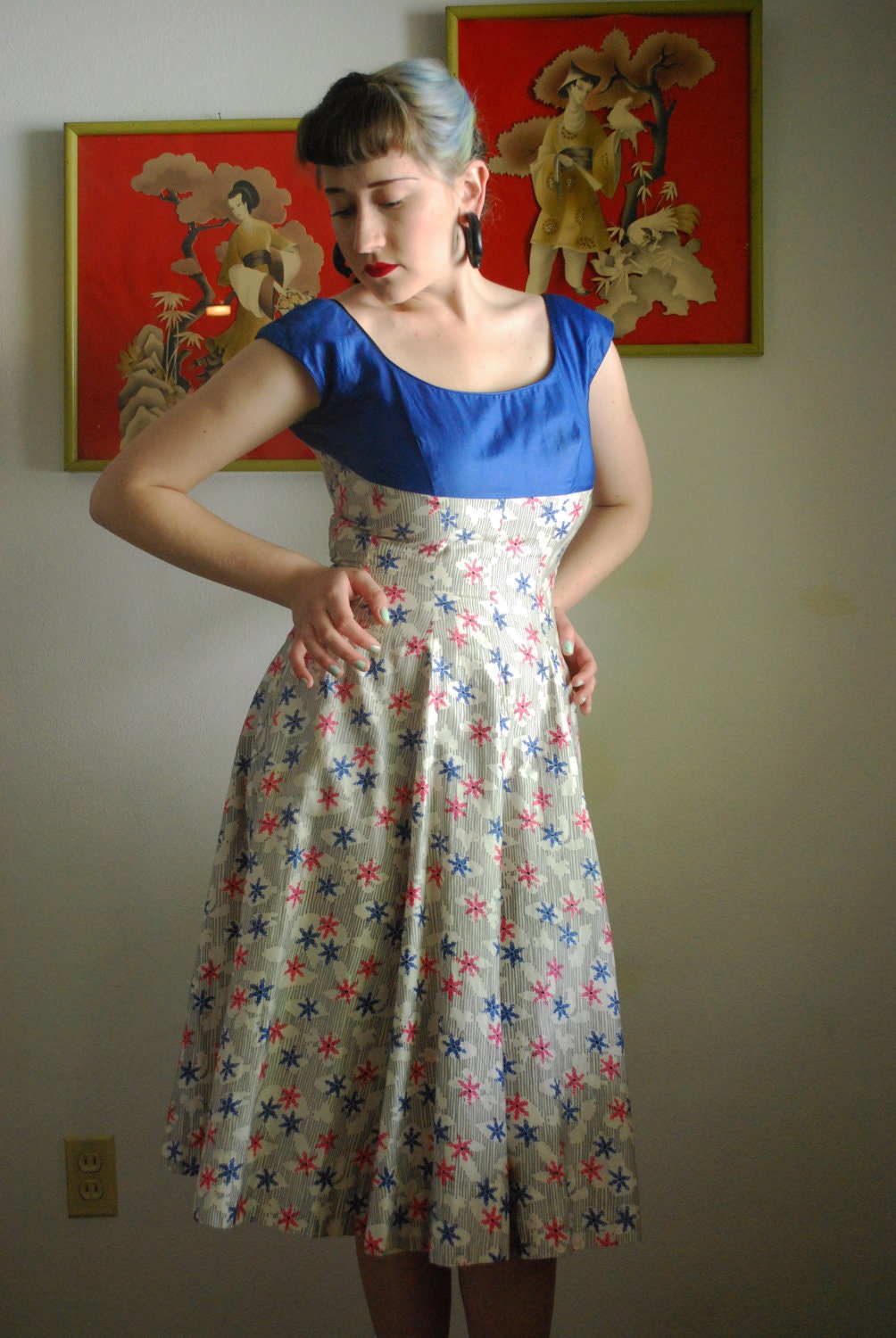 20% Off Was 60.00 Now 48.00 Darling 50's Flower Patterned Garden Dress with Full Twirl Skirt Size-M