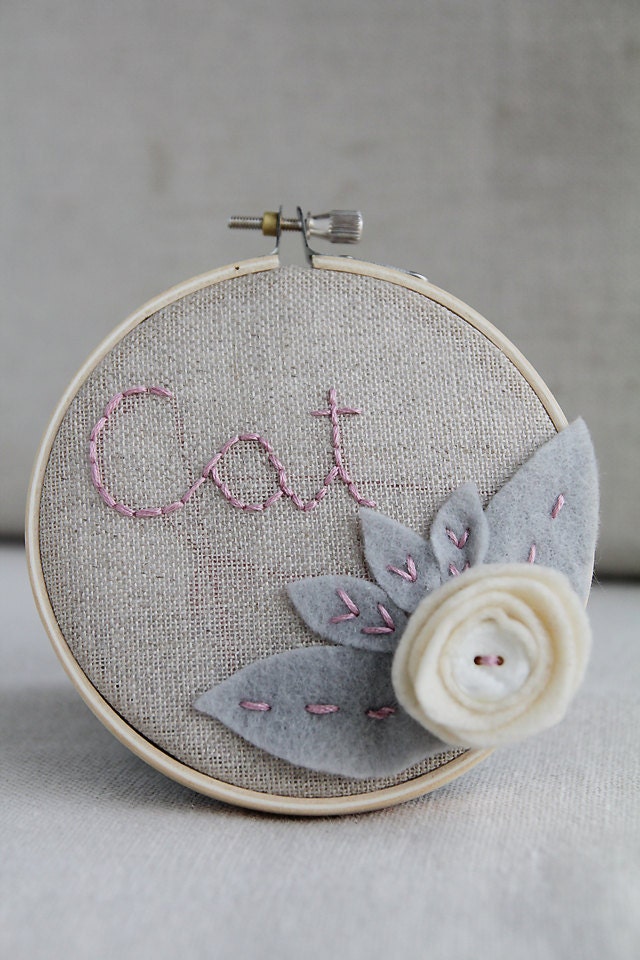 Personalized Embroidery Hoop Art. 4-inch. Cream Felt Rose with Grey Handstitched Felt Leaves on Linen. Children Decor By Catshy Crafts