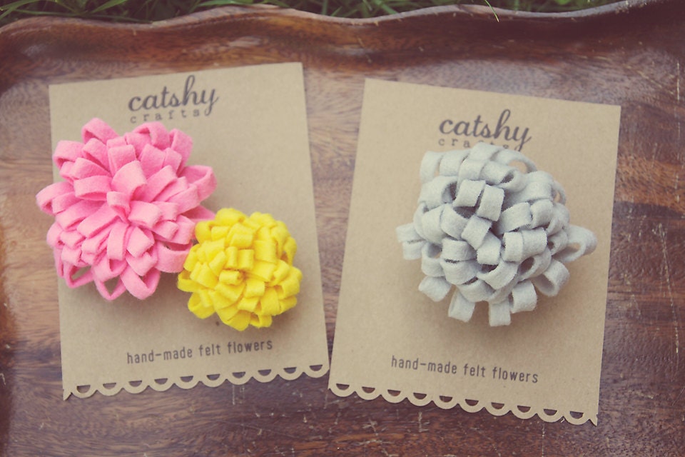 Handmade Felt Flowers. Candy Pink, Sunshine Yellow and Dove Grey. Set of 3 Flowers by Catshy Crafts