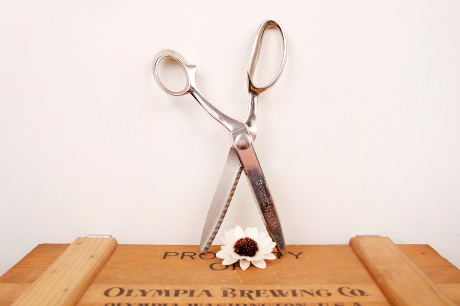 vintage steel WISS pinking shears or scissors