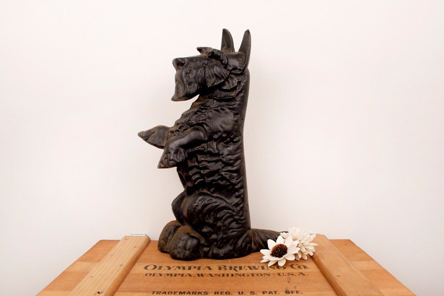 vintage cast iron scottie dog doorstop