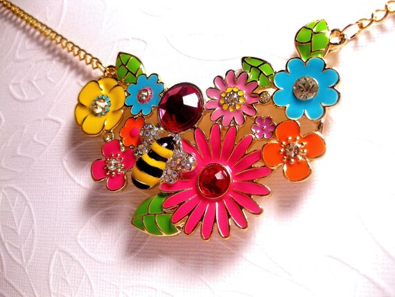 Garden Of Eden Necklace - Colorful - Bumble Bee Insect - Flower blooms