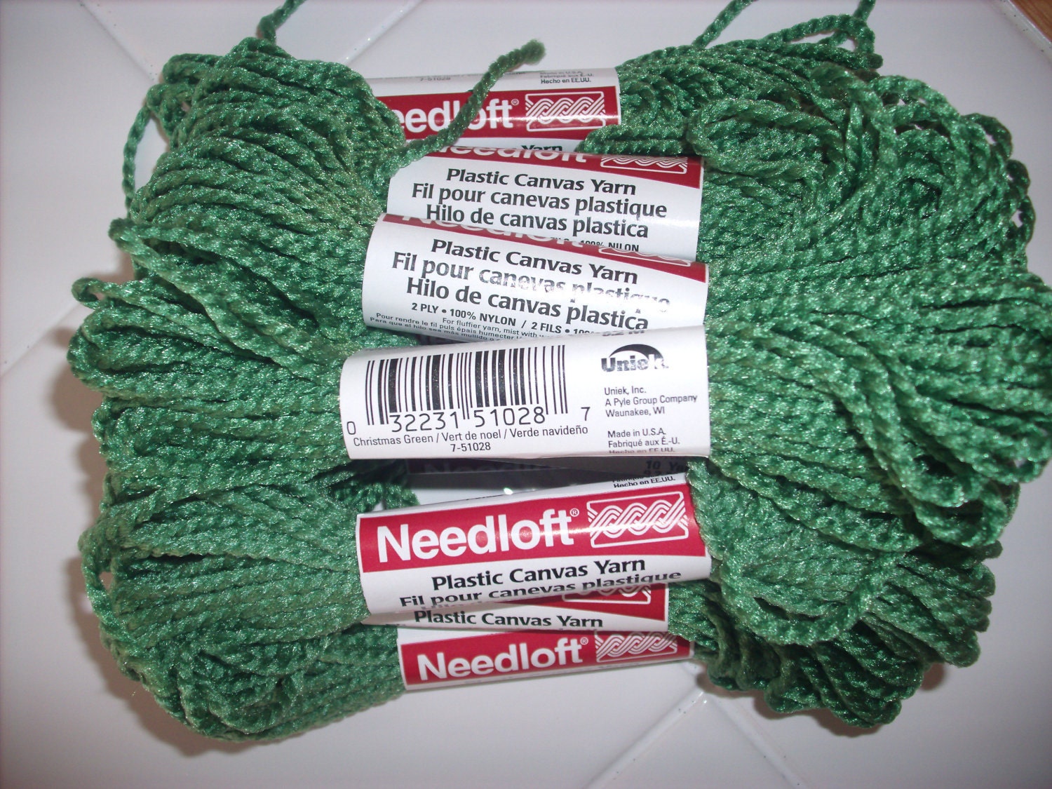 Needloft plastic canvas yarn by Uniek-5 hanks - Christmas green