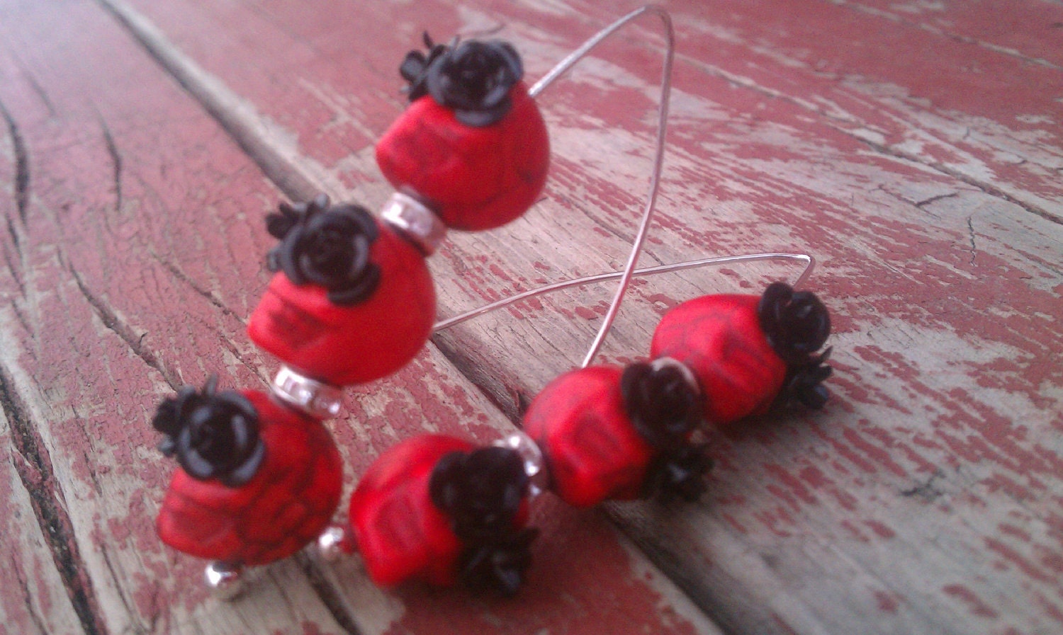 Free shipping USA, Red turquoise howlite skull gemstone black rose silver plated dangle earrings