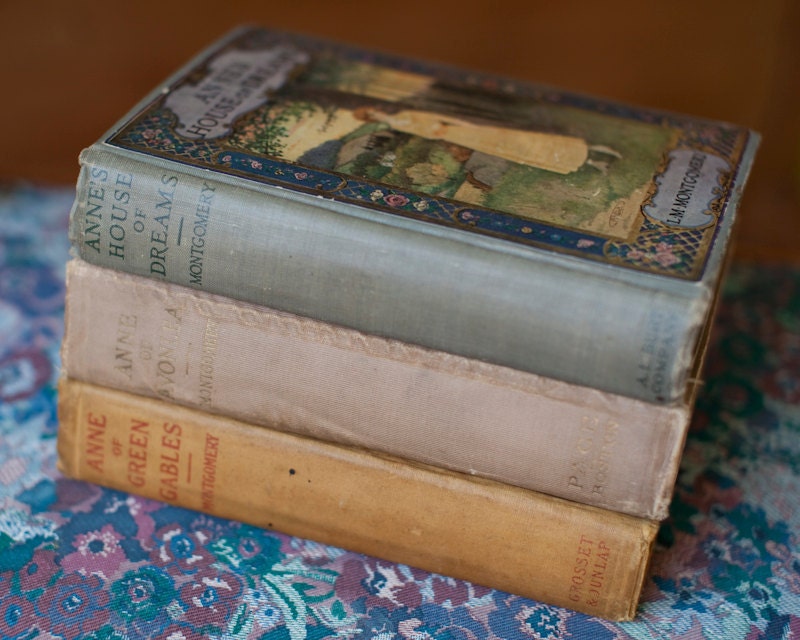 1915 Anne of Green Gables - Anne of Avonlea 1916 - Anne's House of Dreams 1917 - Amazing Vintage Book Collection