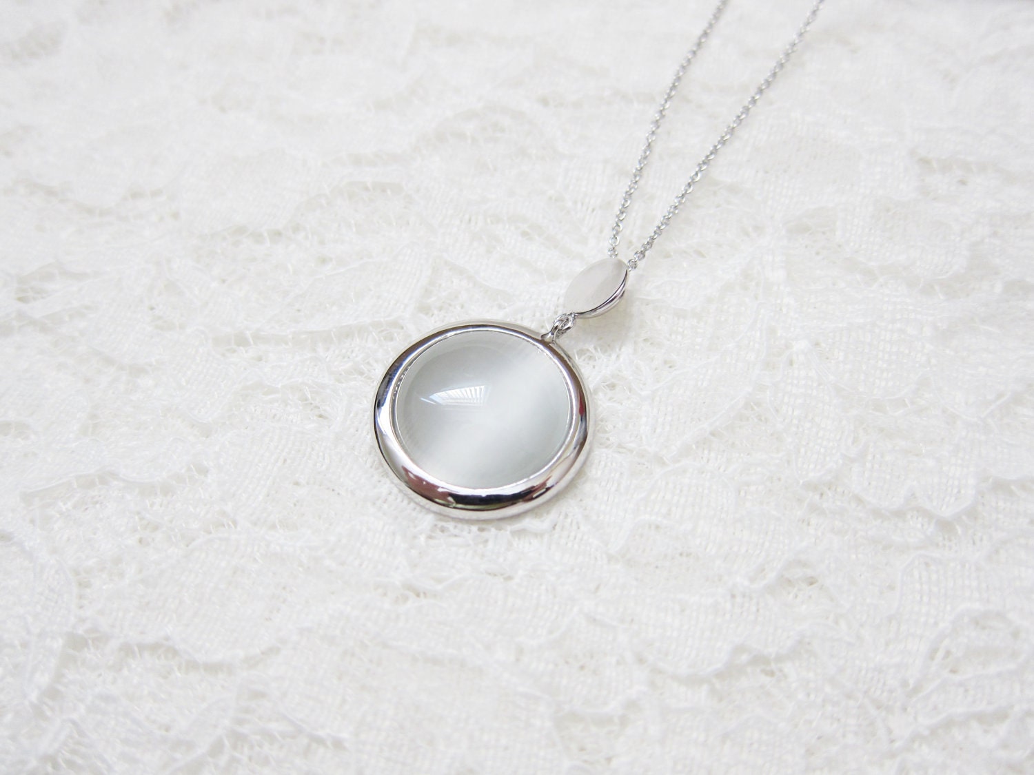 Cat's eye necklace. Silver Necklace.