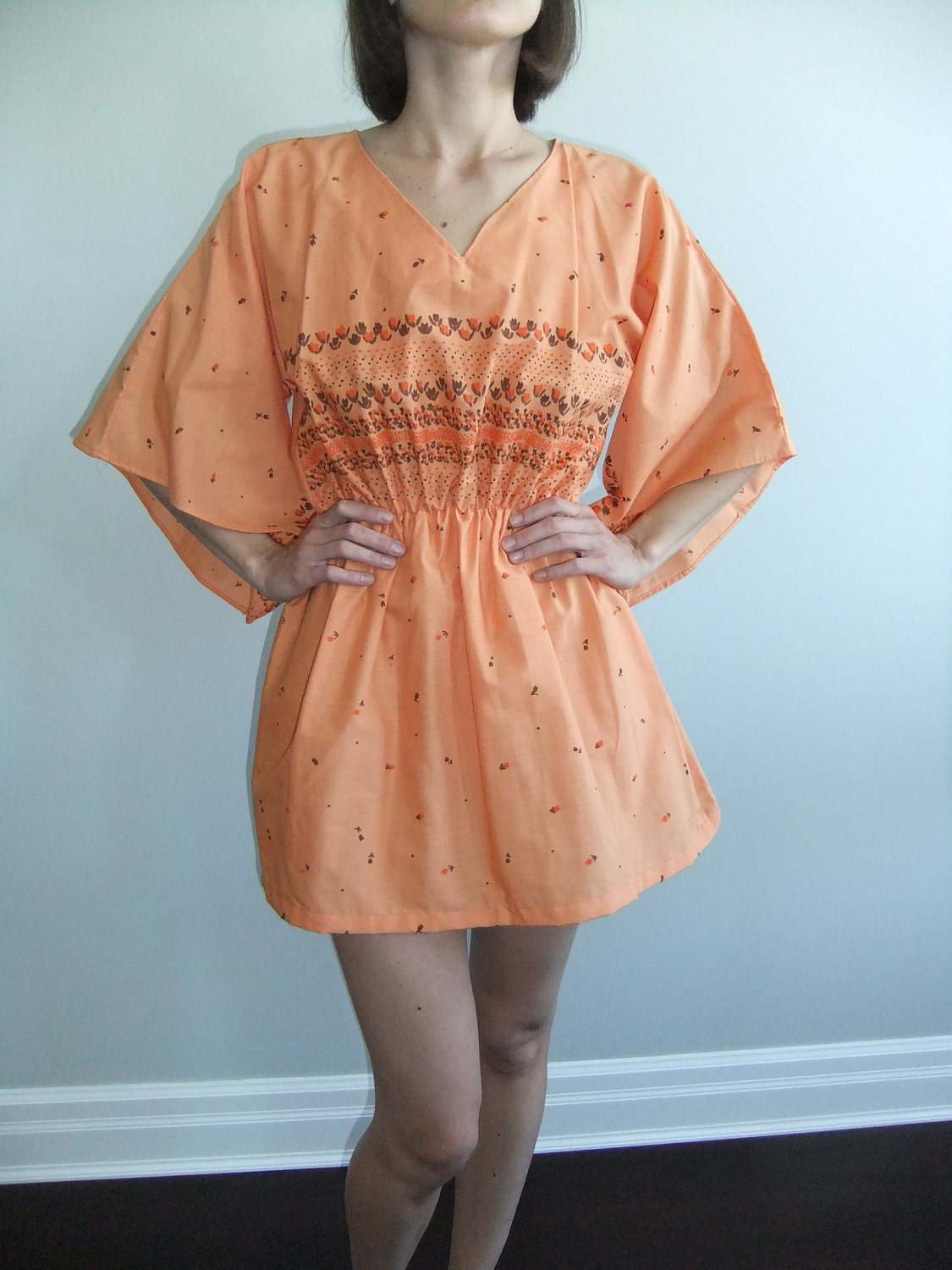70s peach caftan / kaftan, hippie dress, butterfly sleeves, mini length