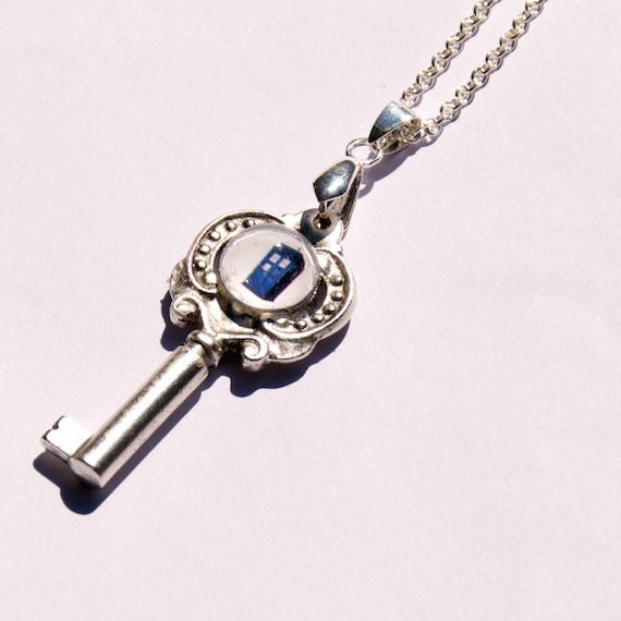 Doctor Who Jewelry, tardis Key necklace dr who Steampunk Doctor Who Jewellery Pendant , steampunk necklace police box