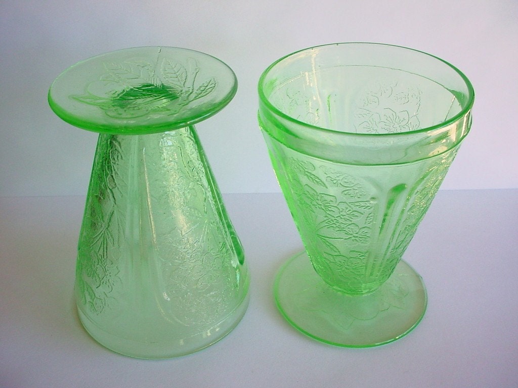 Jeannette Glass Cherry Blossom Floral Juice Tumbler 4 oz Vintage Set of 2