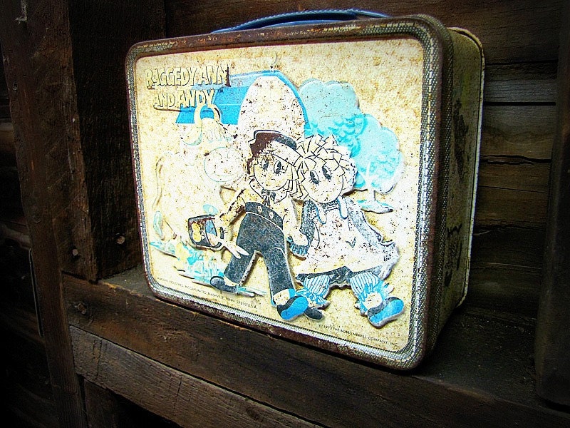 Vintage 1973 Raggedy Ann & Andy lunch box