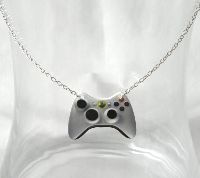 GIRL GAMER Xbox 360 Video Games Controller Necklace