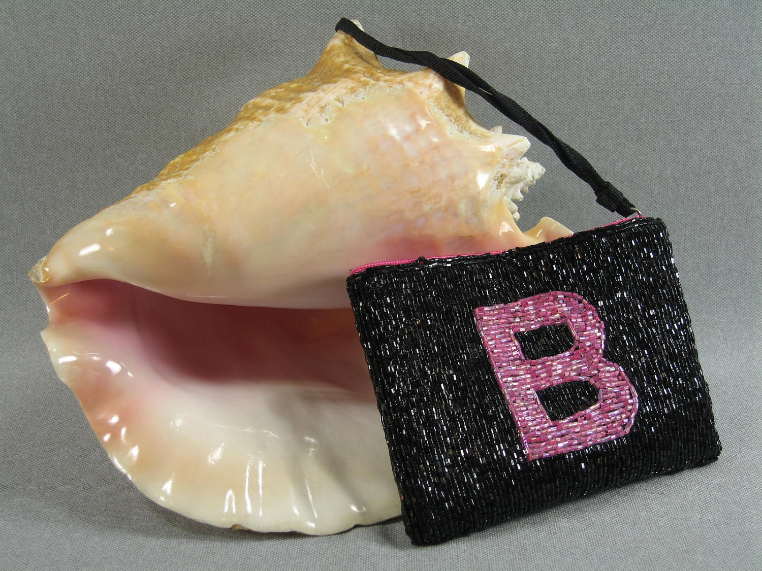 Vintage Black Pink Beaded Purse Cell Phone Bag Liz Claiborne Fashion Accessory Women Change Purse -- Free Priority Shipping Included