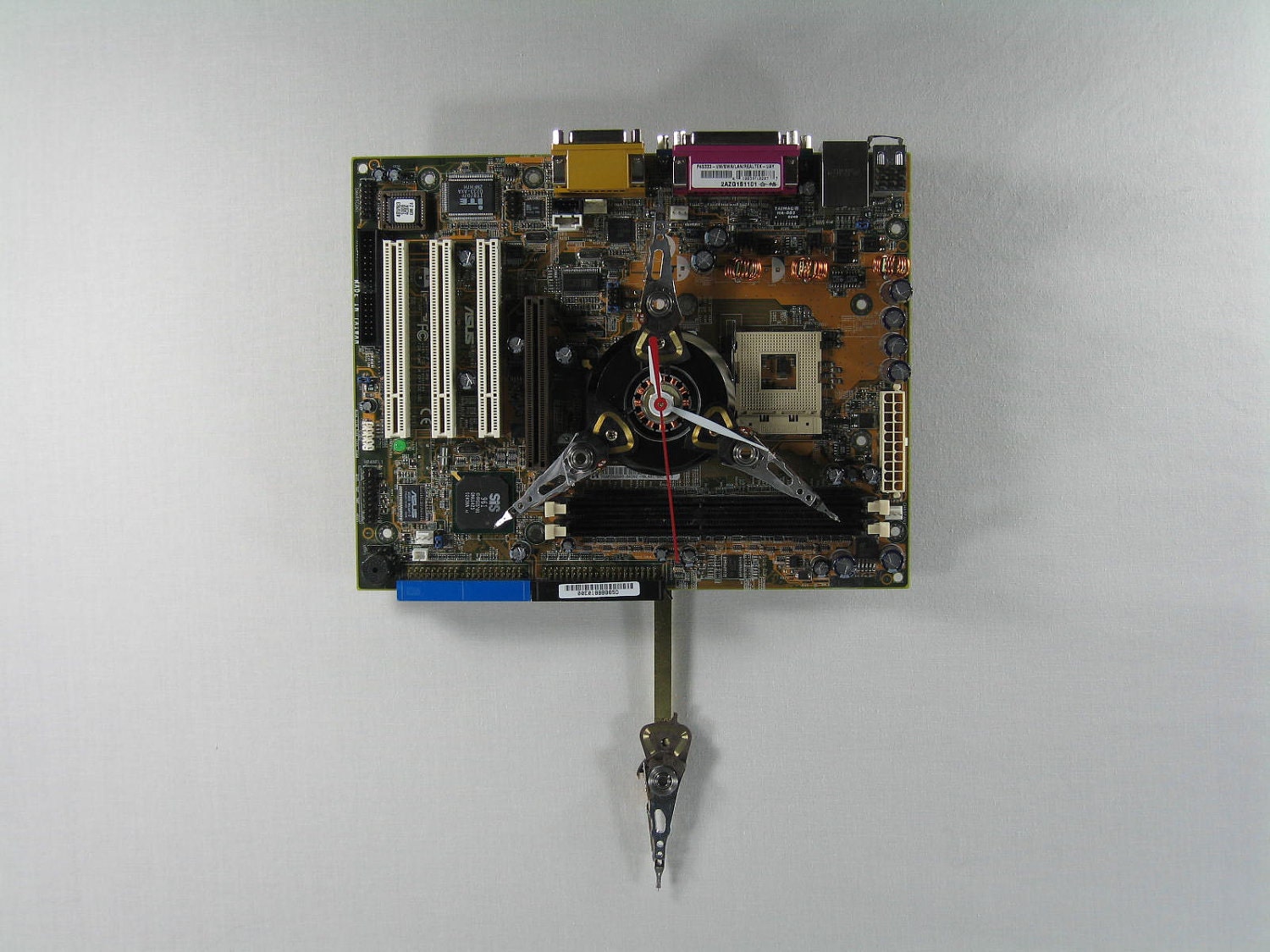 Unique Hand Made Upcycled Motherboard Wall Clock Pendulum Read Write Heads Office Home Decor Clocks -- Free Priority Shipping Included