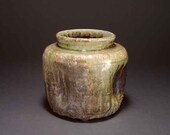 Shigaraki, anagama, ten-day anagama wood firing, with natural ash deposits pot. igatsubo-01