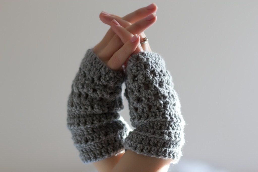 Crochet Wrist Warmers - fingerless crochet hand warmers in Grey - Gray