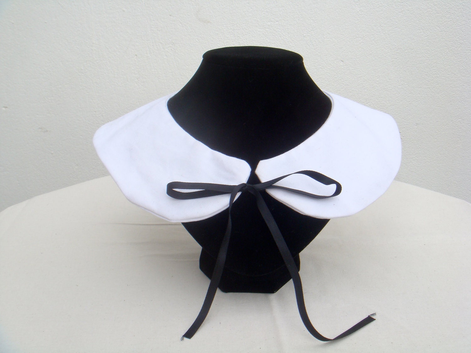 The Lily Peter Pan Collar