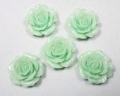 Chrysanthemum Flowers -10pcs Beautiful Resin Flower Bobby Pin Charm Light Green 20mm U129-P