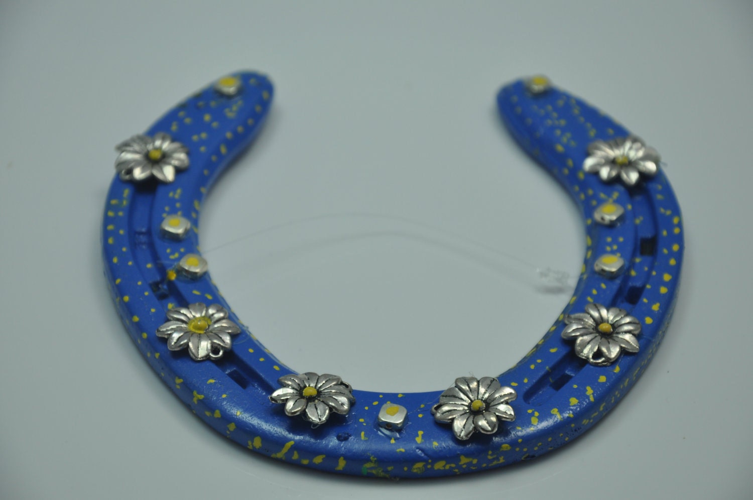 Silver Daisy Horse Shoe   (31)