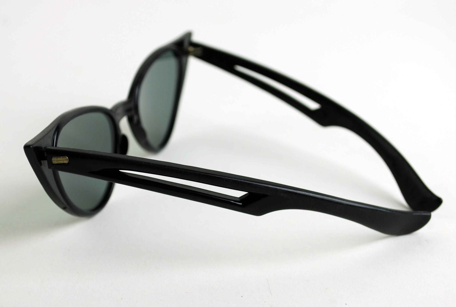 Cat Eye Rhinestone Sunglasses. Black Plastic Frame with White Stripe Detail. Classic Vintage Eyewear for Women
