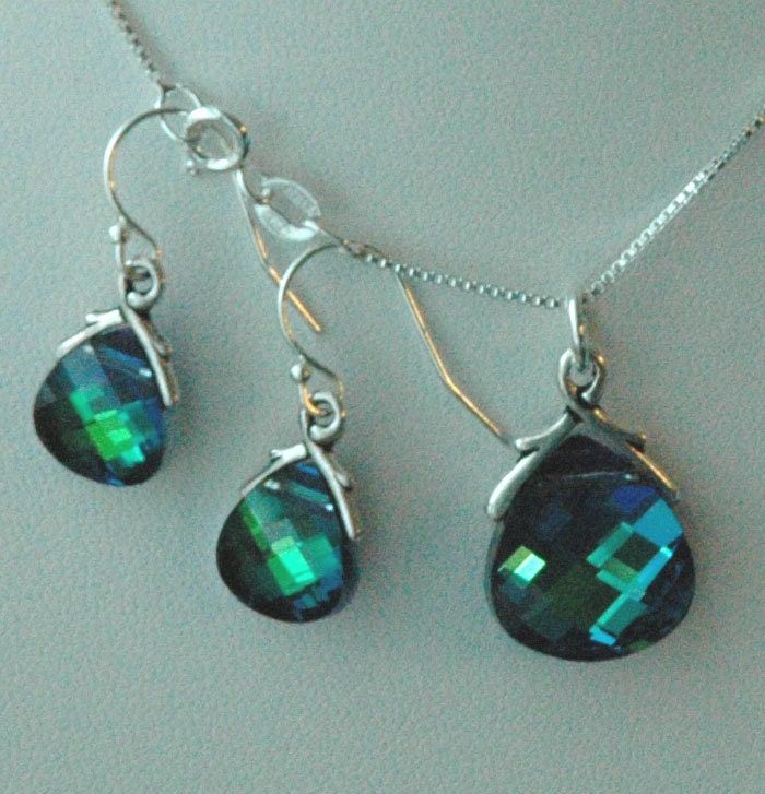 Peacock Set - Swarovski Crystal Aqua Green Sphinx Briolette Pendant /Earrings