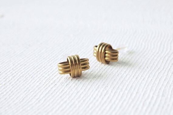 Everyday Earrings : Simple Knot Stud Earrings