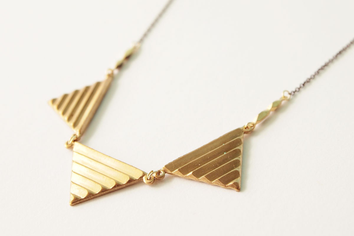 Geometric Necklace : Brass Triangle Buntings