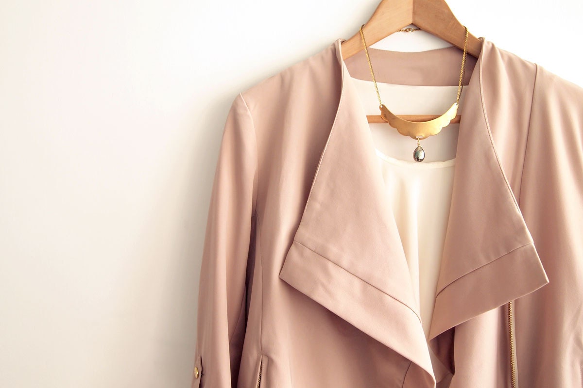 Statement Necklace : Scallop Bib Collar Necklace with Pyrite Drop, Gifts for her