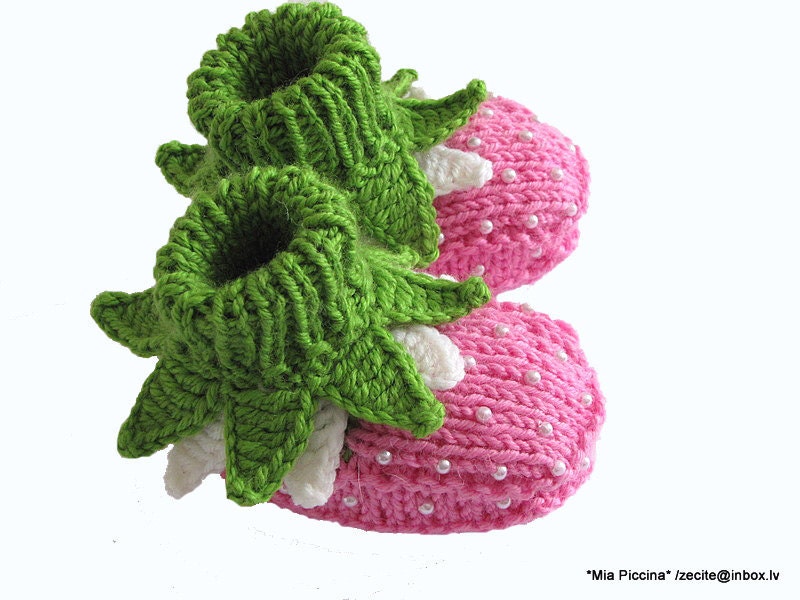 Baby girl booties, Pink Strawberry Fairy Booties, knitted baby girls shoes, hand knit baby shoes /size 0-3M