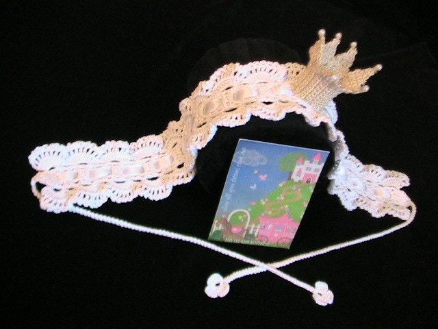 Crown Crochet Head bands. Crochet baby head band with crown. Exclusive Headbands for Princess. Gold and White