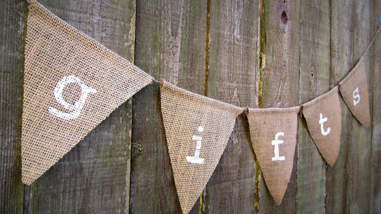 G I F T S : Sweet Burlap Bunting