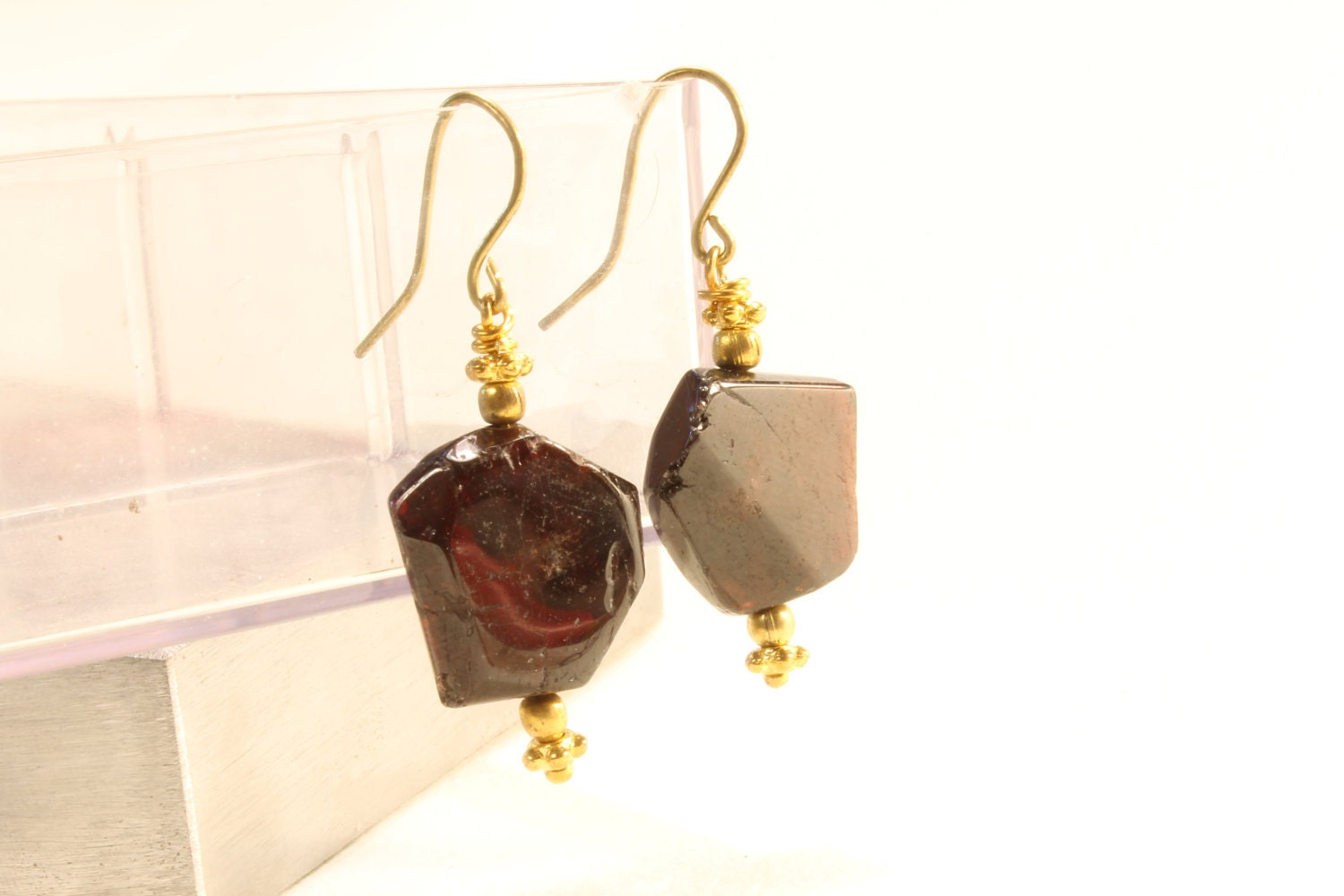 Garnet, Brass wire Earrings